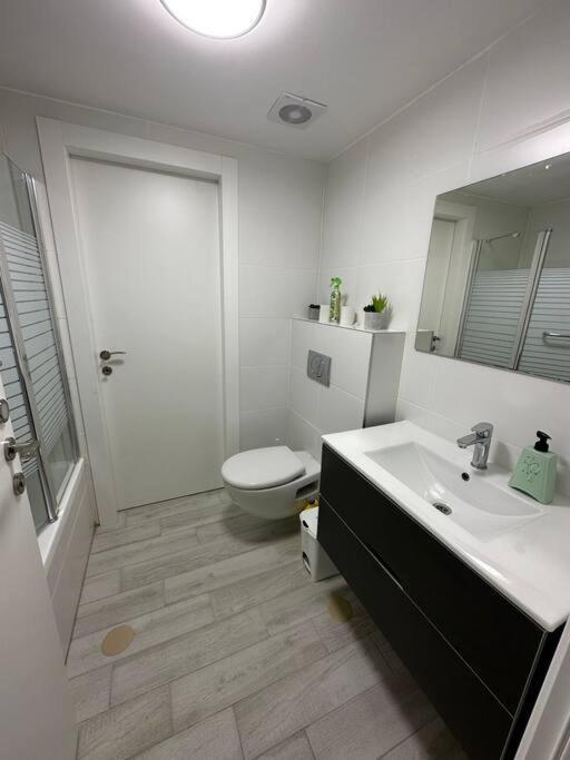 Elegant 3 Bedroom Ocean View Condo In Kiryat Yam Qiryat Yam Dış mekan fotoğraf
